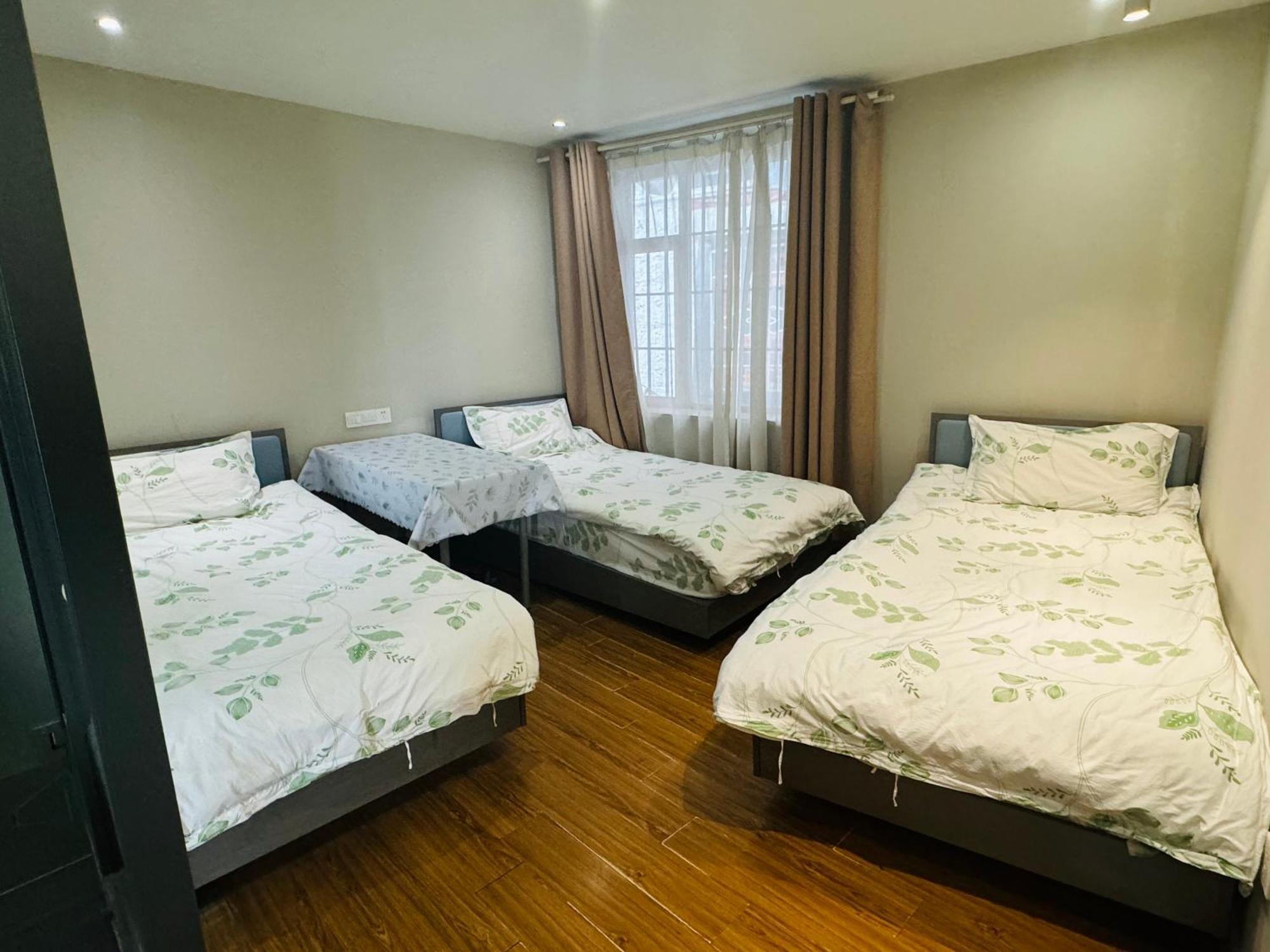 Fengma Feiyang Hostel Lhasa Bagian luar foto