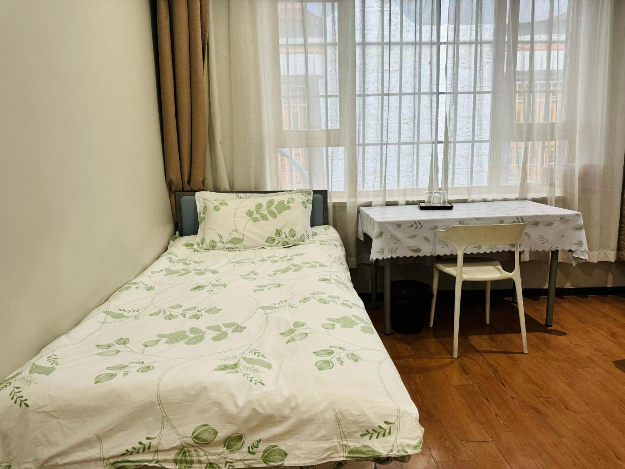 Fengma Feiyang Hostel Lhasa Bagian luar foto