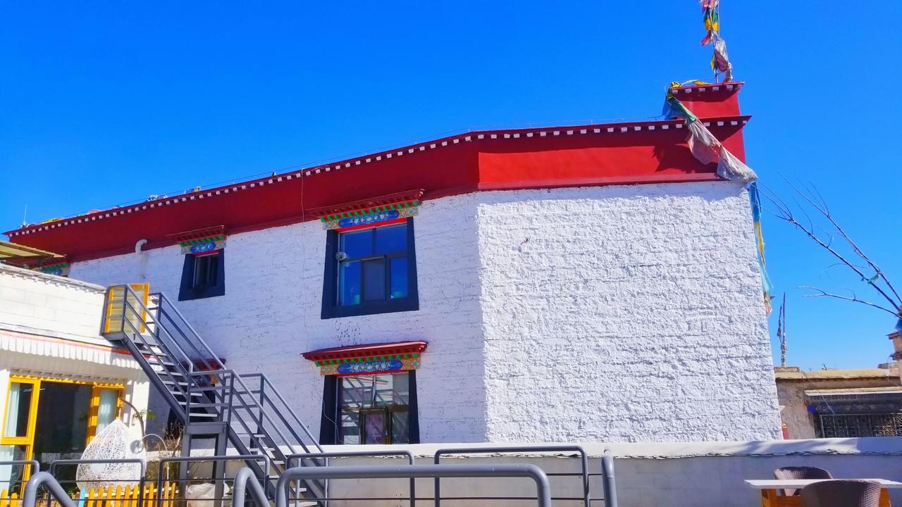 Fengma Feiyang Hostel Lhasa Bagian luar foto