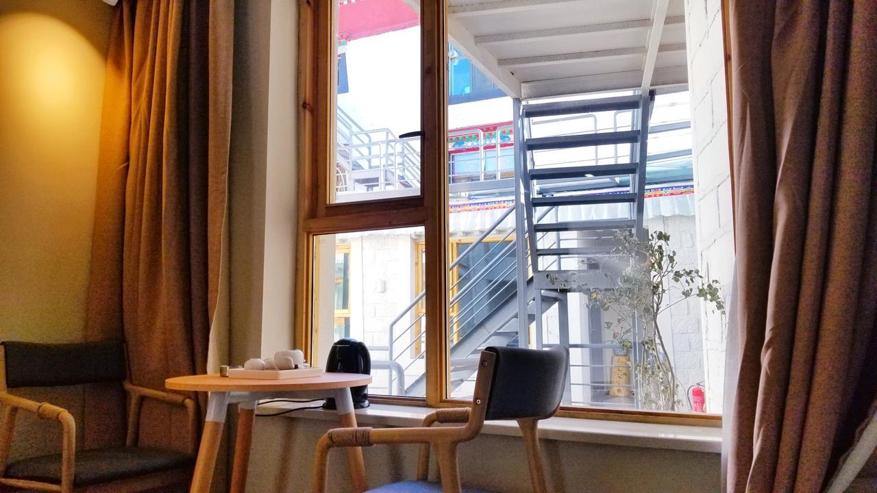 Fengma Feiyang Hostel Lhasa Bagian luar foto