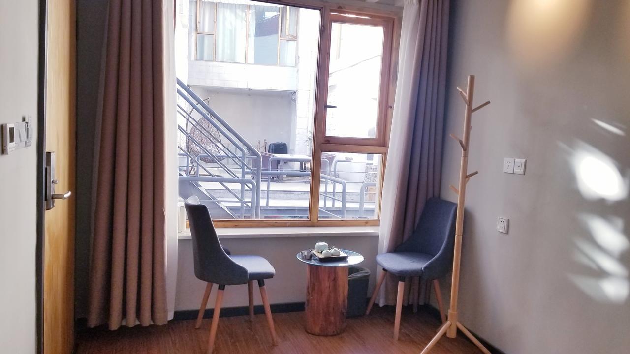 Fengma Feiyang Hostel Lhasa Bagian luar foto