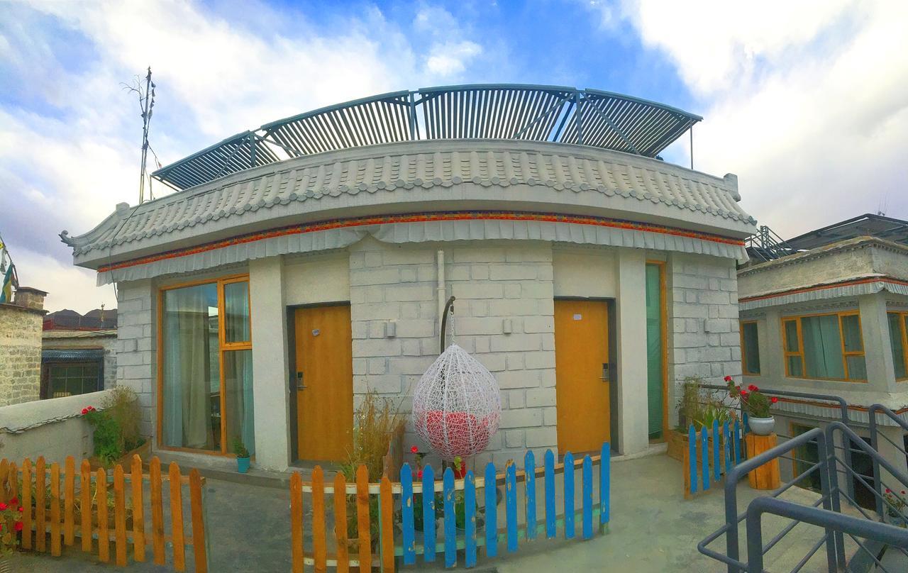 Fengma Feiyang Hostel Lhasa Bagian luar foto