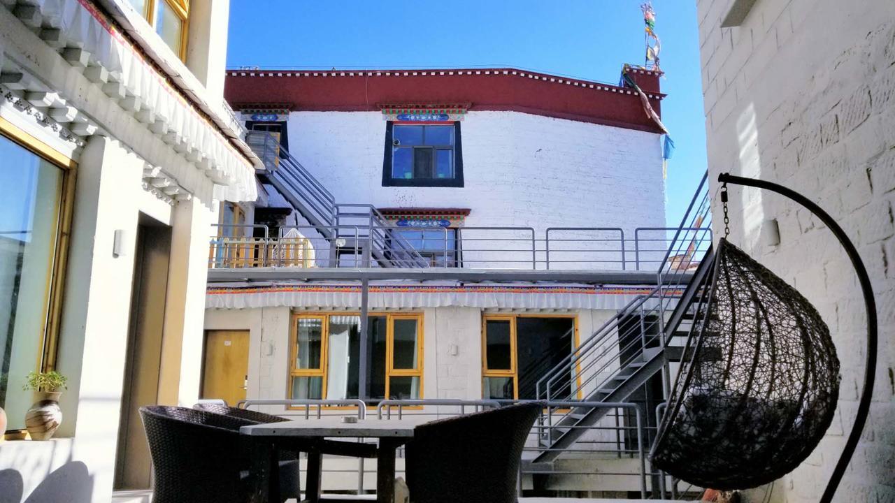 Fengma Feiyang Hostel Lhasa Bagian luar foto