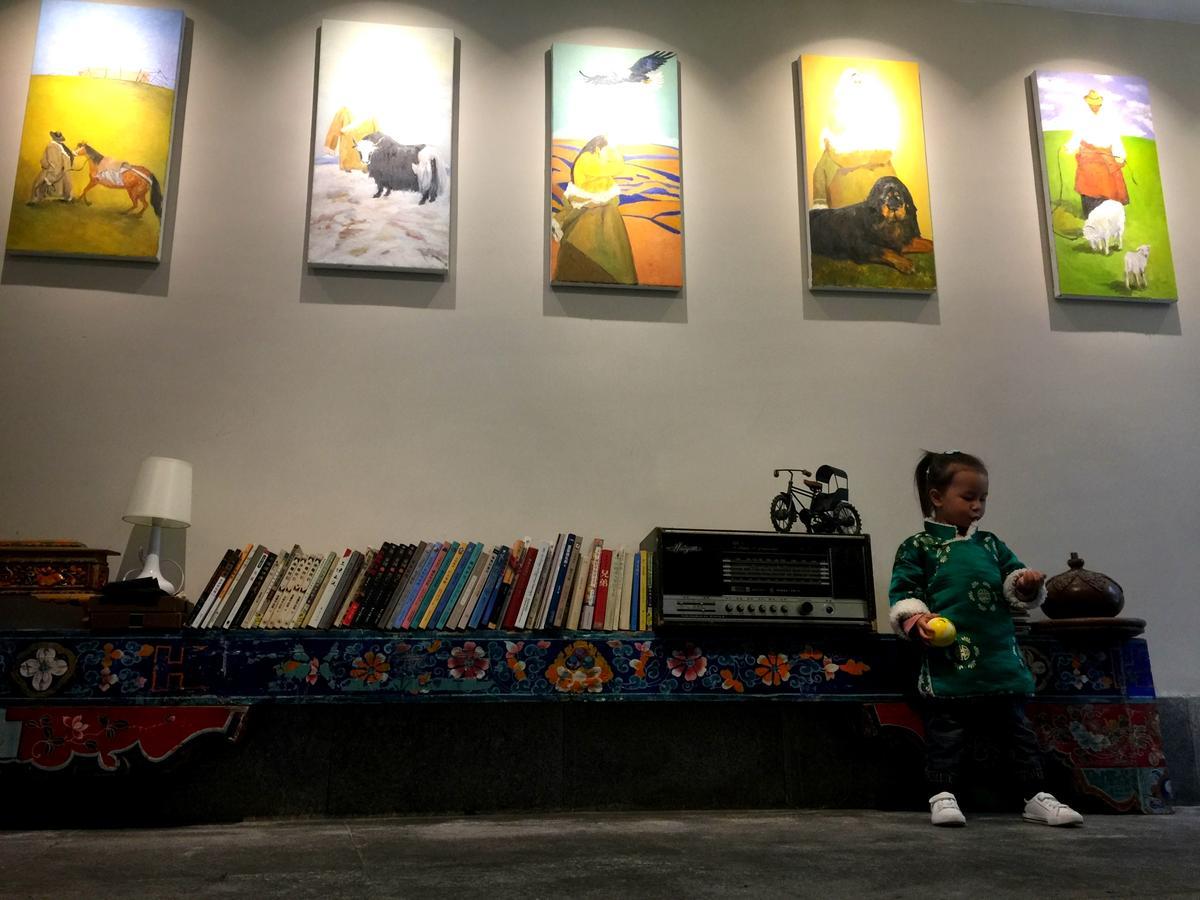 Fengma Feiyang Hostel Lhasa Bagian luar foto