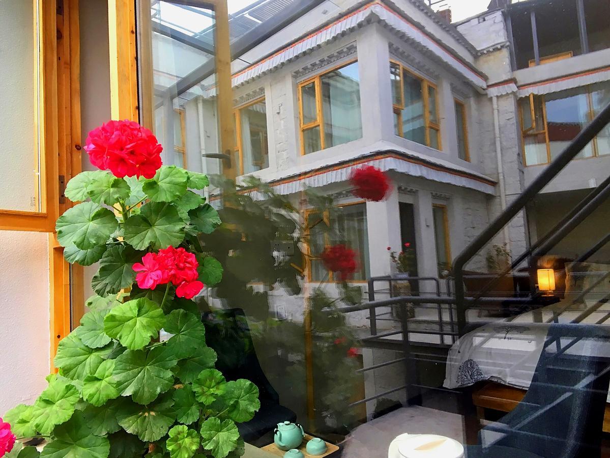 Fengma Feiyang Hostel Lhasa Bagian luar foto